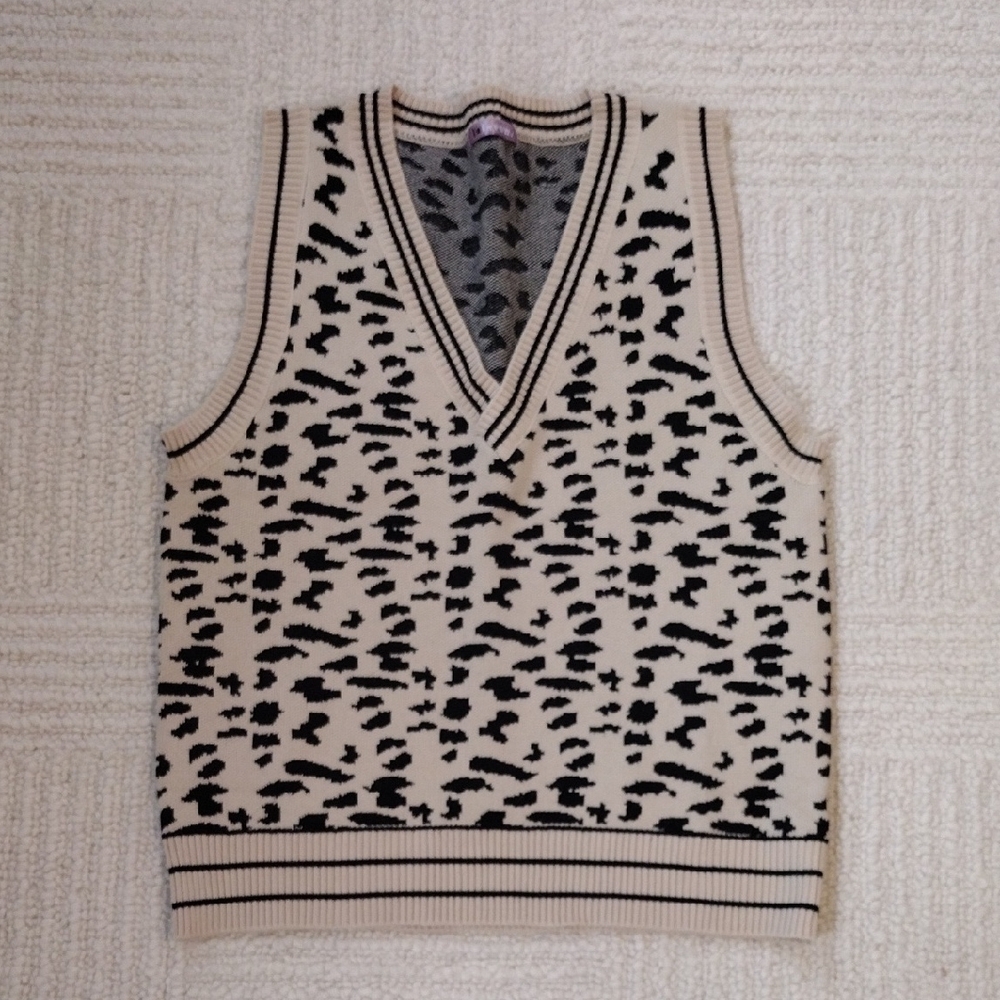 Lalavon. Leopard Print Vest